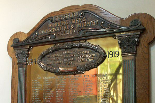 War Memorial, Knutsford Conservative Club.