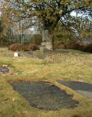 Lewis Brierley's Grave, Mottram-in-Longdendale, Cheshire.